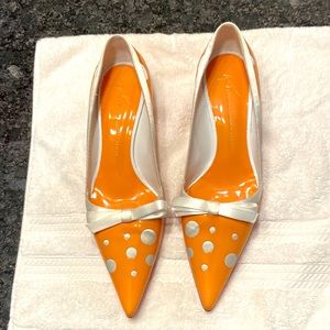 Vicini Ladies Shoes with Pink Sole, Size- 9. Never use, missing Tag.